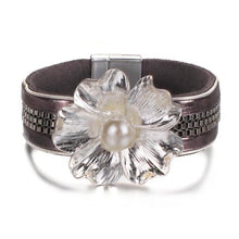 Load image into Gallery viewer, Star Leaf Flower Round Elegant Charm Leather Bracelets