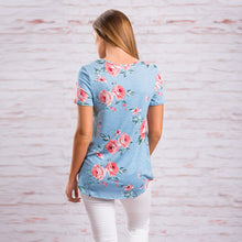 Load image into Gallery viewer, Short Sleeve V-Neck Printed Floral Top
